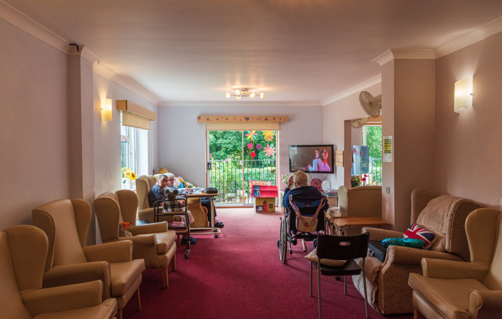 A Comparison of Nursing Home and Assisted Living Facilities